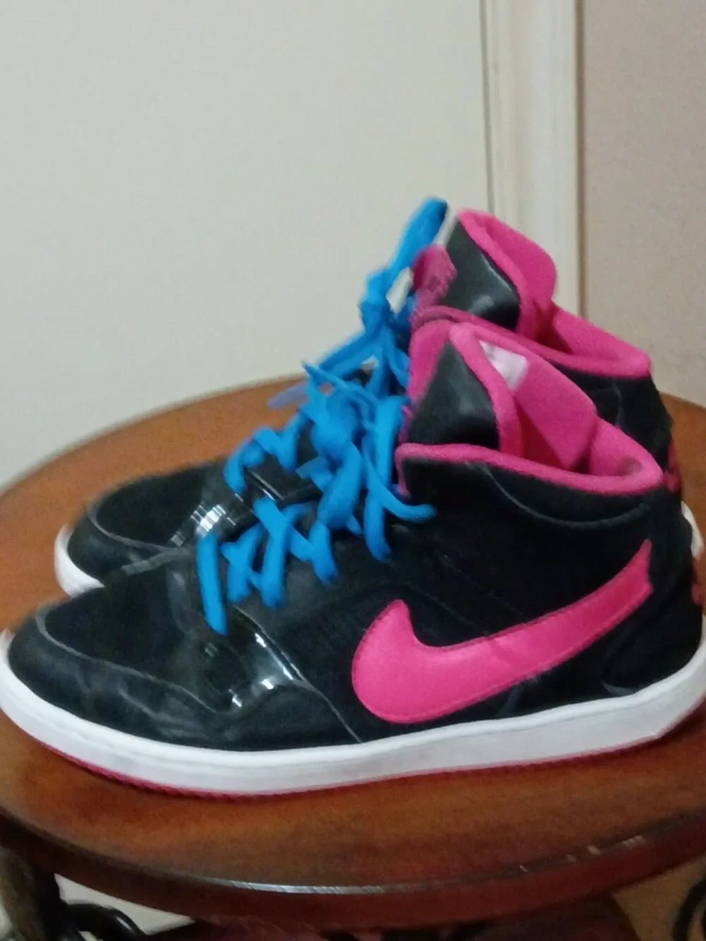 Nike Son of Force Mid Sneaker Big Kids. Black/Pink. Size: 3Y